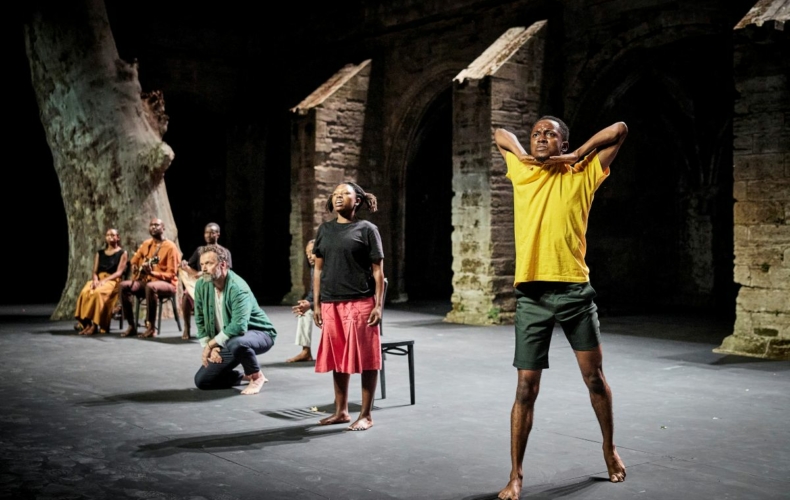 Frédéric Fisbach et Dida Nibagwire mettent en scène Gahugu Gato (Petit Pays) de Gaël Faye au Festival d'Avignon 2025