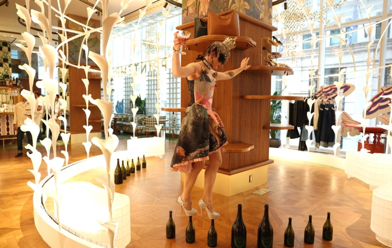 « Versailles au Printemps L'Affaire des Poisons », au magasin Printemps de Lower Manhattan, à New York Photo TIMOTHY A. CLARY AFP
