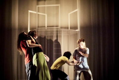 Guillaume Séverac-Schmitz met en scène Roméo et Juliette de William Shakespeare photo de répétition Christophe Raynaud de Lage