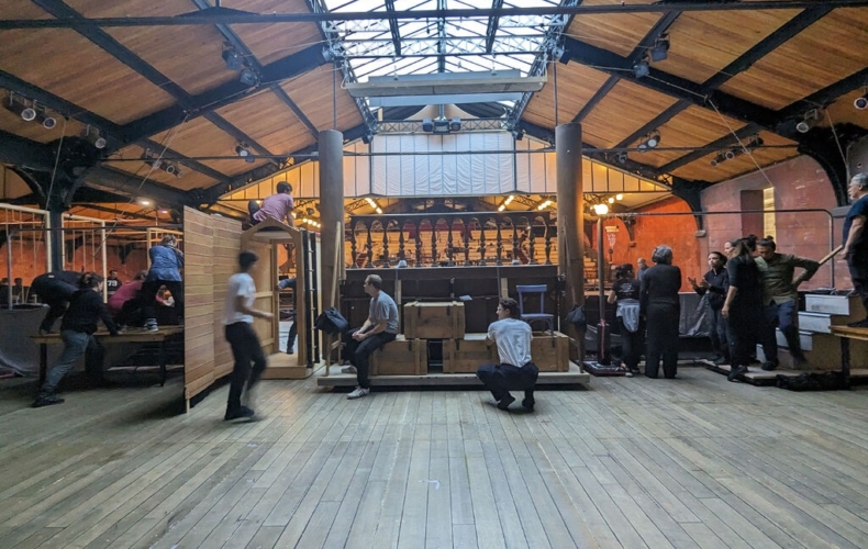 Ici sont les dragons du Théâtre du Soleil répétition
