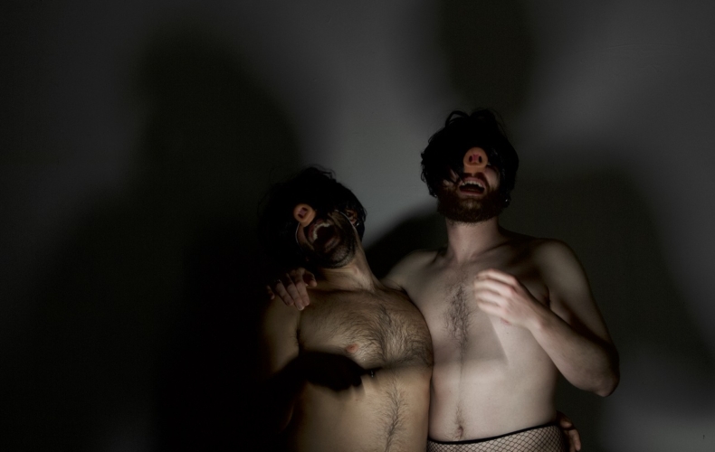 IT'S GOT LEGS!!!!!! de de Samir Kennedy et Sean Murray