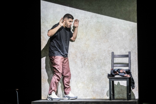 Catherine Hargreaves monte 24 Place Beaumarchais de Adèle Gascuel avec Brahim Koutari