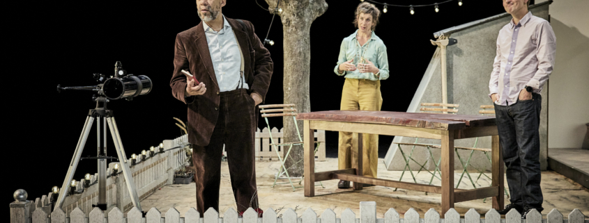 À condition d'avoir une table dans un jardin de Gérard Watkins