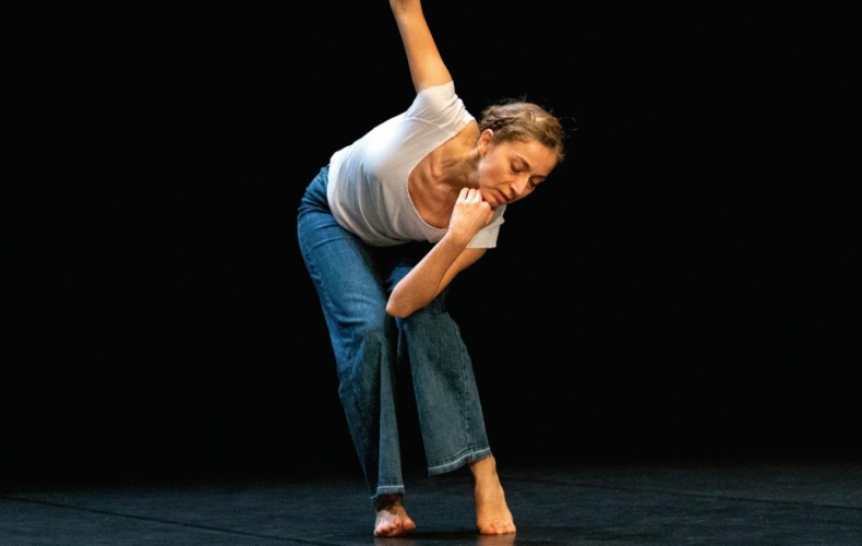 Ambra Senatore dans Par d'autres voix
