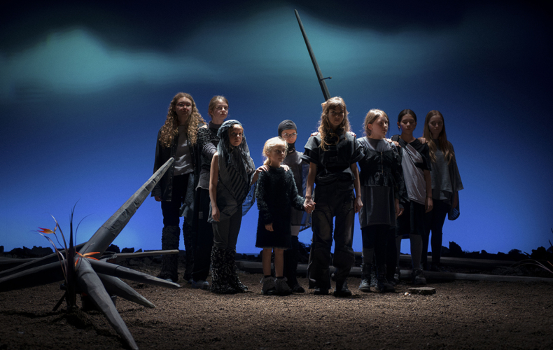 APRÈS LE FEU de Sarah Seignobosc photo Hubert Amiel