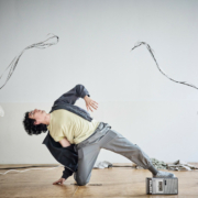 Tal Reuveny met en scène Au bout de ma langue انا لا اشتكي de Simon Grangeat