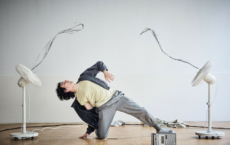 Tal Reuveny met en scène Au bout de ma langue انا لا اشتكي de Simon Grangeat