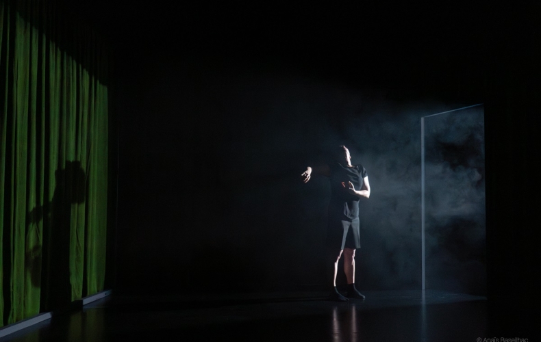 Inside out de Marie Cambois photo Anaïs Baseilhac