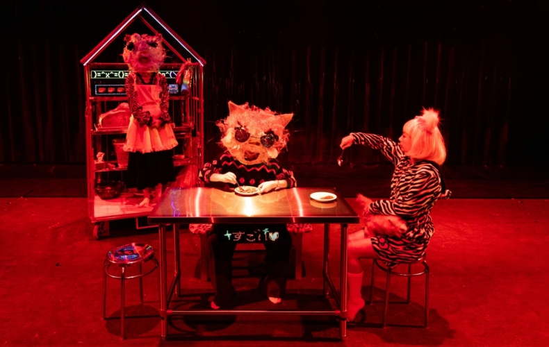 KITTY de Satoko Ichihara © KITTY, Satoko Ichihara © Toshiaki Nakatani