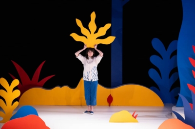 Marcher dans le vent par le compagnie en attendant...photo Vincent Arbelet