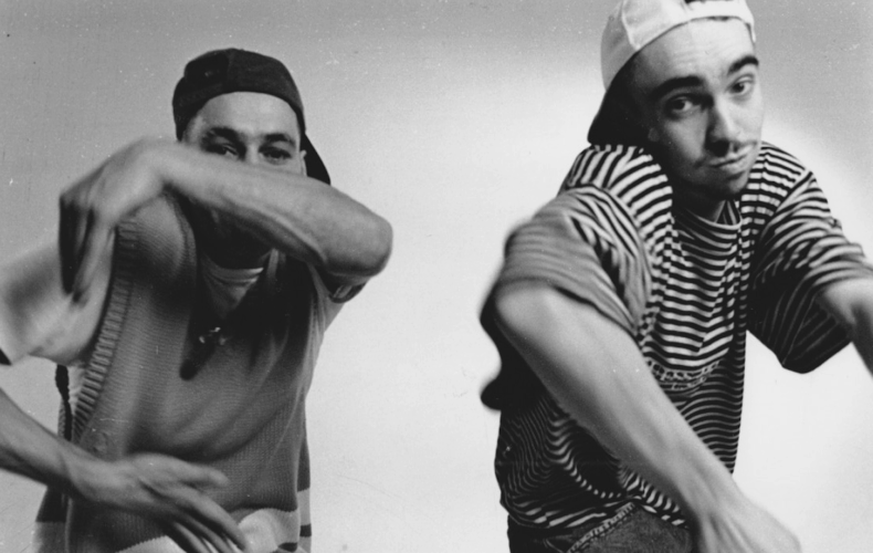 Régis Truchy et Hakim Maïche / Photo Joël Nicolas - Médiathèque CND Fonds Théâtre contemporain de la danse (1884-1998)