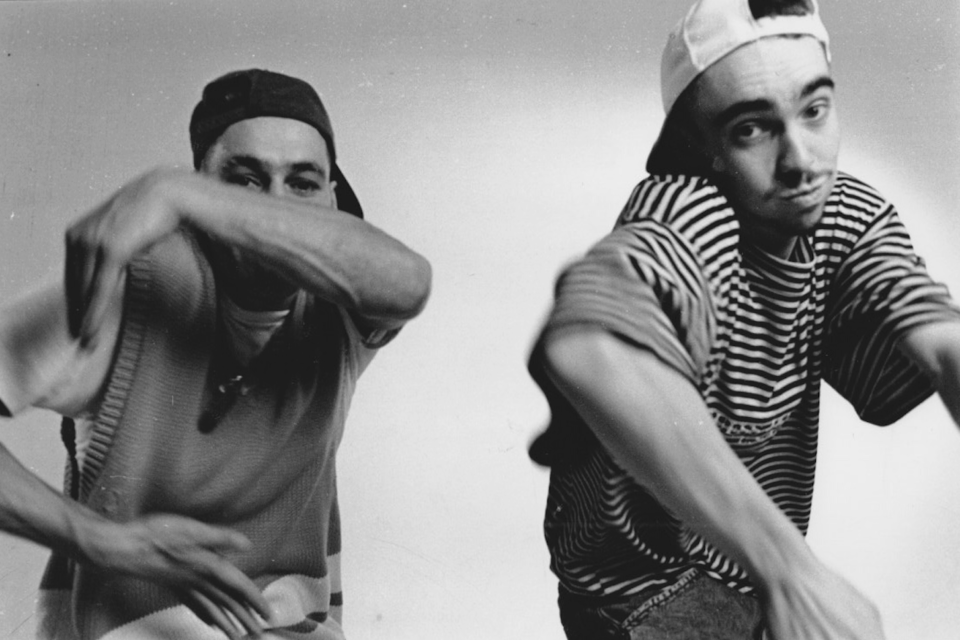 Régis Truchy et Hakim Maïche / Photo Joël Nicolas - Médiathèque CND Fonds Théâtre contemporain de la danse (1884-1998)