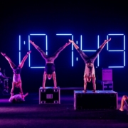 Ten Thousand Hours par Gravity & Other Myths © DarcyGrant