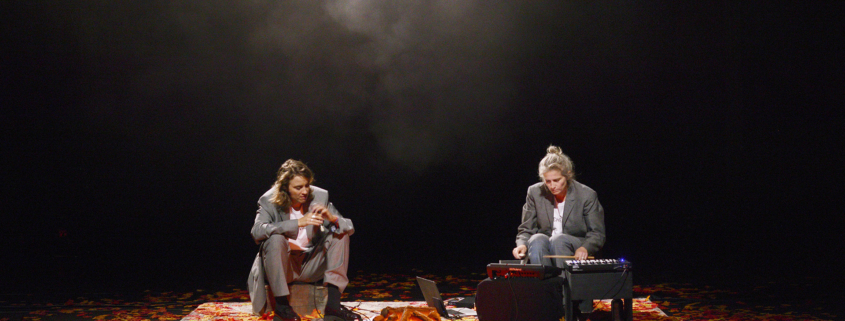 Voir clair avec Monique Wittig avec Adèle Haenel et Caro Geryl