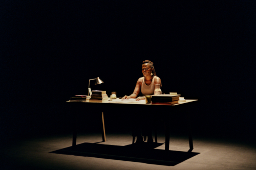 Alice Diop lit Le Voyage de la Vénus Noire de Robin Coste Lewis