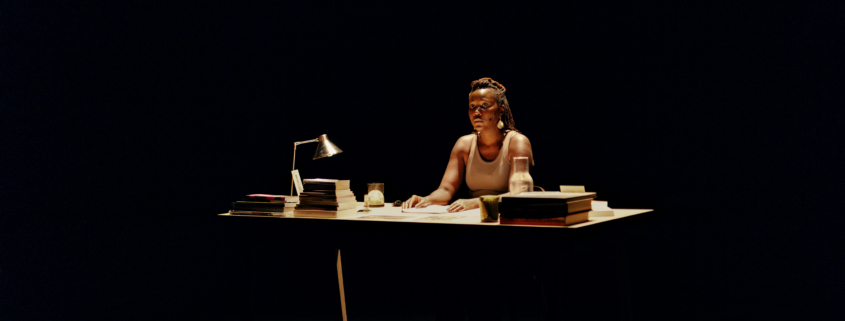 Alice Diop lit Le Voyage de la Vénus Noire de Robin Coste Lewis