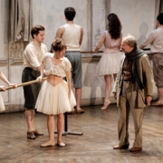 Clément Hervieu-Léger monte L'École de danse de Goldoni à la Comédie-Française