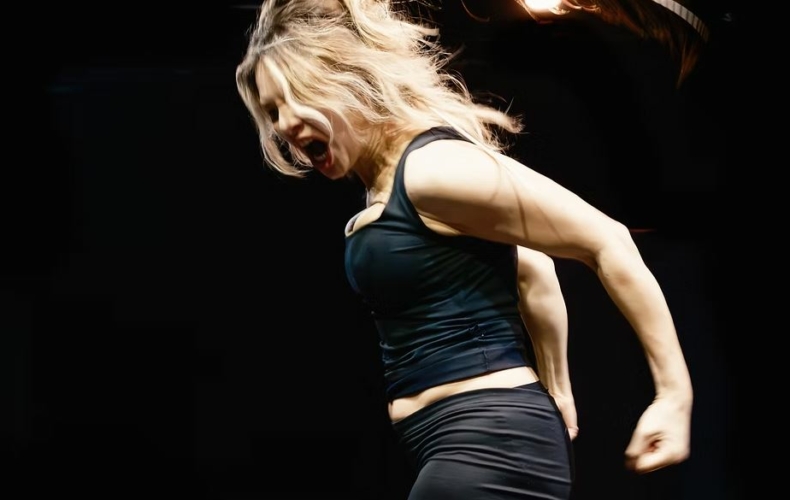 Je t’aime plus loin que toi de Fabrice Adde, Valentine Gérard et Olivier Lopez photo Alban Van Wassenhove