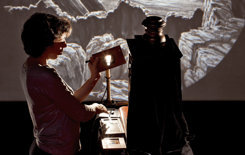 a Lanterne magique des tout-petits de Anne Gourdet-Marès et Axel Nouveau photo Yhomas Lang