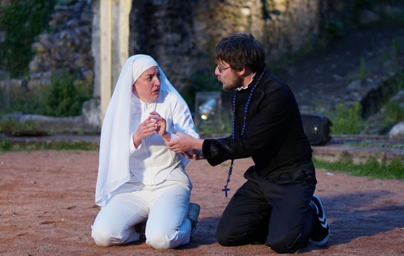 Lucile Lacaze met en scène Mesure pour mesure d’après William Shakespeare photo Christophe Vauthey