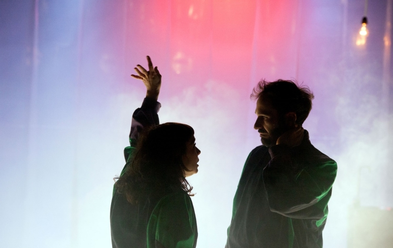 Mara Bijeljac met en scène EXIT [Toute sortie est définitive] de Mara Bijeljac © Danica Bijeljac