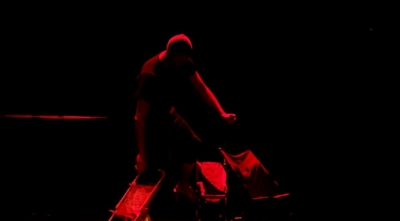 Maxime Taffanel dans 5 secondes de Catherine Benhamou, une mise en scène d'Hélène Soulié photo de épétition @ Jean-Christophe Sirve