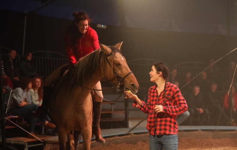 Émilie Capliez met en piste Zusammen de la compagnie EquiNote