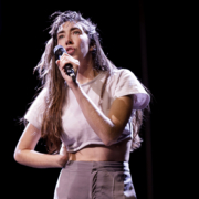 Suzanne de Baecque dans Mémoire de fille d'après Annie Ernaux