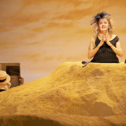 Alain Françon monte Oh les beaux jours de Beckett avec Dominique Valadié