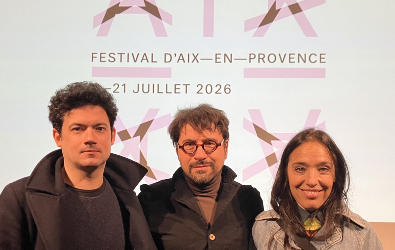 Clément Cogitore, Francesco Filidei et Valentina Carrasco lors de la conférence de presse du Festival d'art lyrique d'Aix-en-Provence