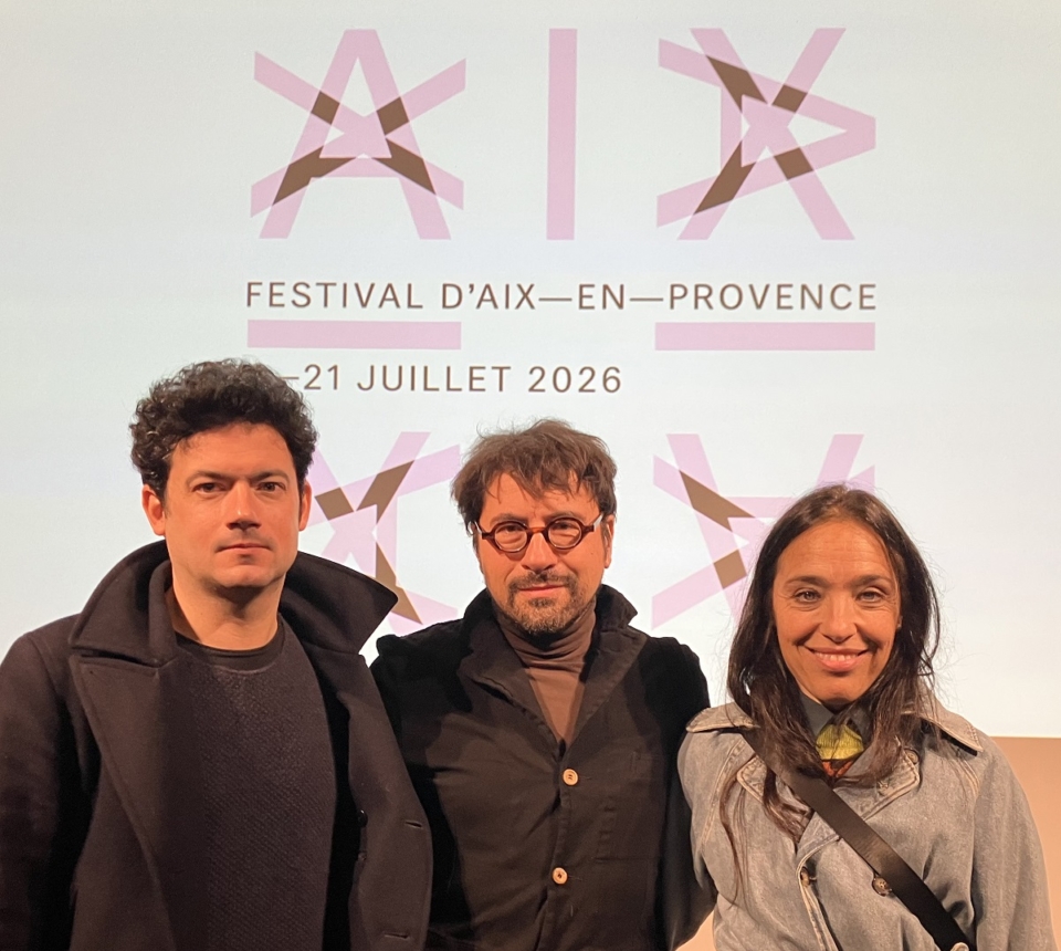 Clément Cogitore, Francesco Filidei et Valentina Carrasco lors de la conférence de presse du Festival d'art lyrique d'Aix-en-Provence