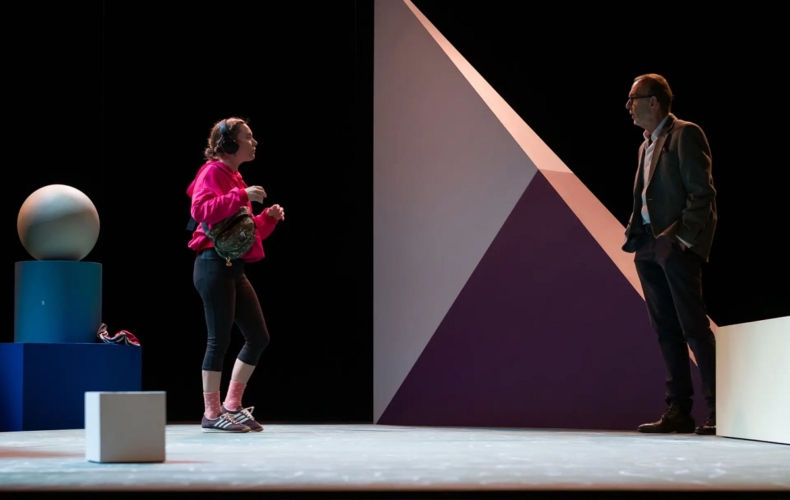 Inès Valarcher et Robin Renucci dans La Leçon photo de répétition © Clément Vial