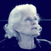 Marie-Christine Barrault dans La Découvreuse oubliée d'Élisabeth Bouchaud