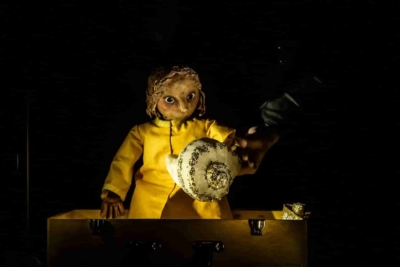 Mathieu Battu met en scène Dans ta valise de Marilyn Mattei photo Vladimir Lutz