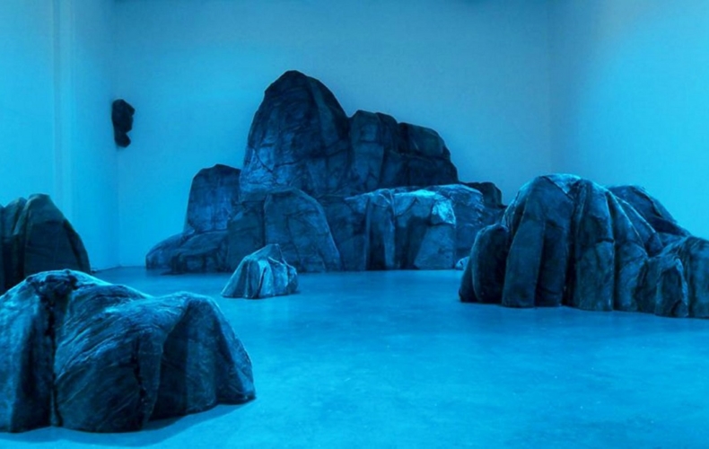 Nadia Lauro, I hear voices, 2006