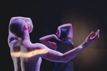 N.éon de Yvann Alexandre photo Clara Baudry