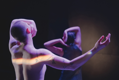 N.éon de Yvann Alexandre photo Clara Baudry