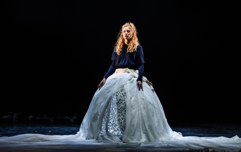 Petite Touche de Frédéric Clément, Sandrine Maunier et Rémi Lambert © Houssin