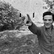 PYLADE © Gideon Bachmann, Pier Paolo Pasolini alla Torre di Chia, Viterbo, 1974 ©Cinemazero
