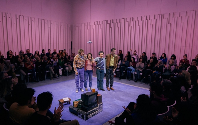 Sombras por supuesto de Romina Paula photo Sebastian Arpesella