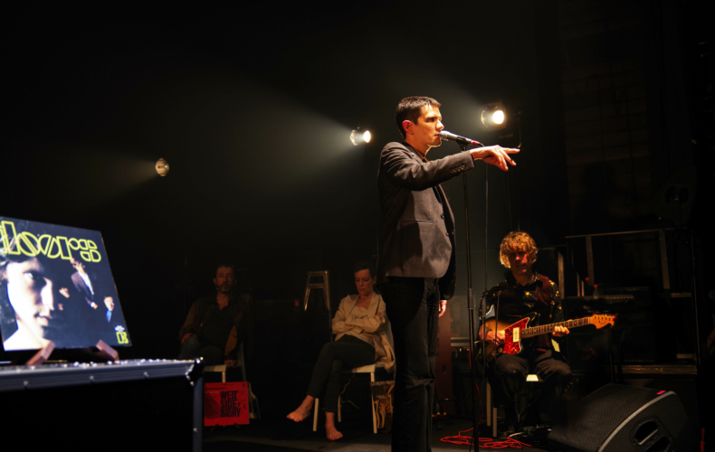 While My Guitar Gently Weeps de Renaud Cojo