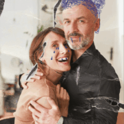 Yasmin Van Deventer & Cédric Welsch dans Les beaux de Léonore Confino