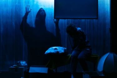 Maxime Mansion met en scène L'Inhabitante de Leïla Cassar