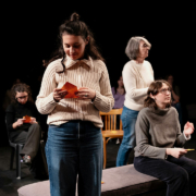La même chose mais pas tout à fait pareille une nouvelle expérience collective de Anne-Sophie Turion