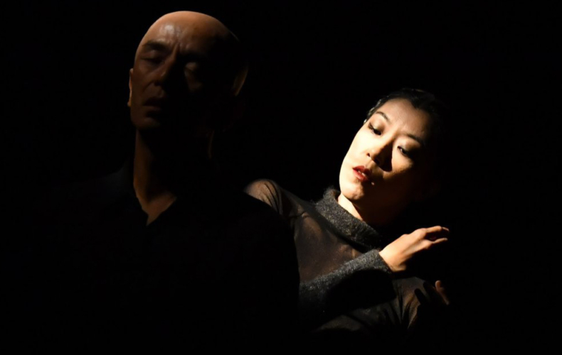 Saburo Teshigawara et Rihoko Sato photo Akihito Abefo