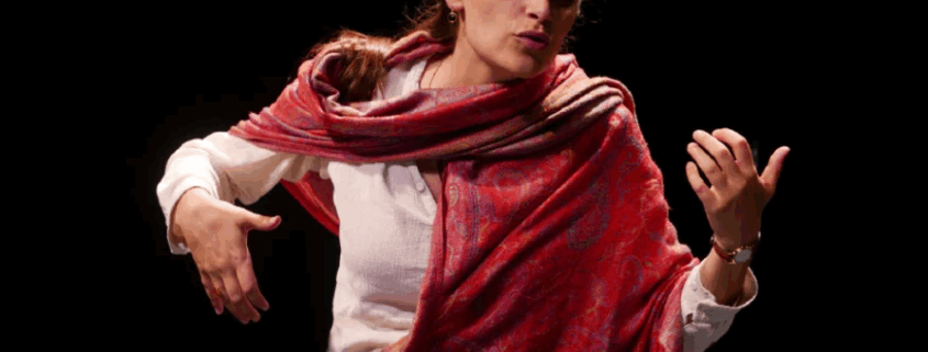 Sélène Assaf dans Entre vos lignes © Raphaël Rubbens