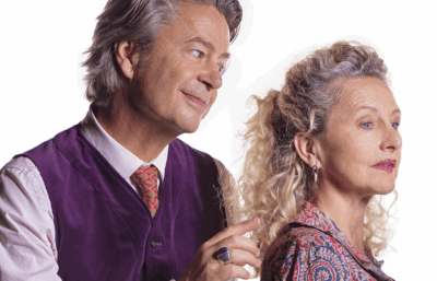 Thibault de Montalembert et Hélène Babu dans Seuls mes cheveux sont gris de Wendy Beckett