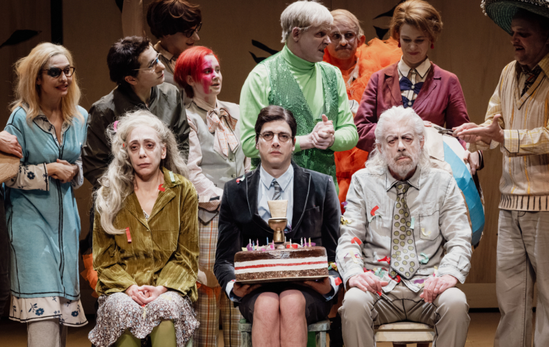 Willy Protagoras enfermé dans les toilettes de Wajdi Mouawad