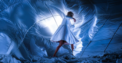 Élodie Tampon-Lajarriette dans Mon Château-Corps de Thierry Vincent