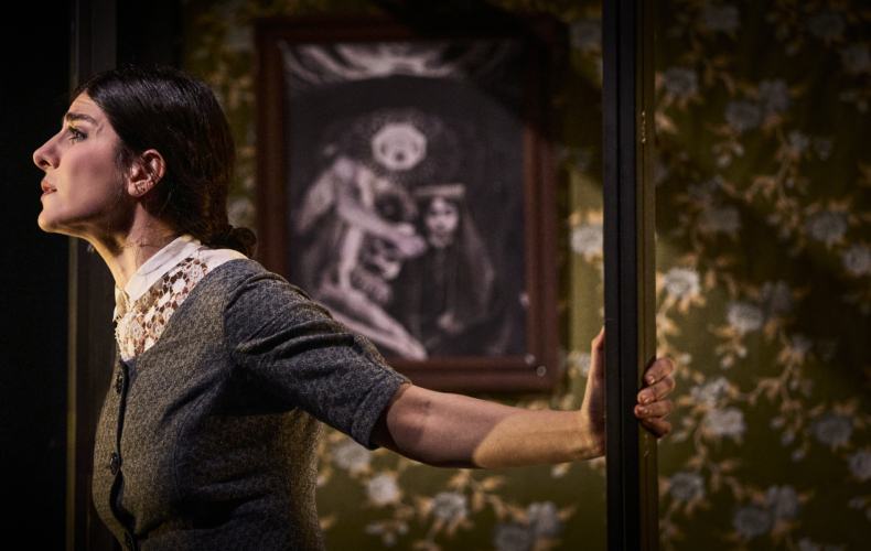 Mina Kavani crée Ma maison est noire d’après les textes de Forough Farrokhzad